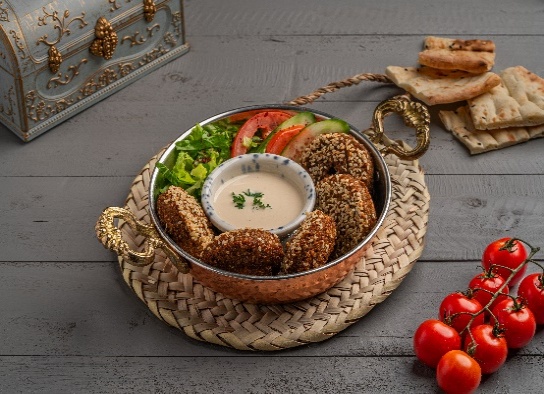 فلافل و طحينة