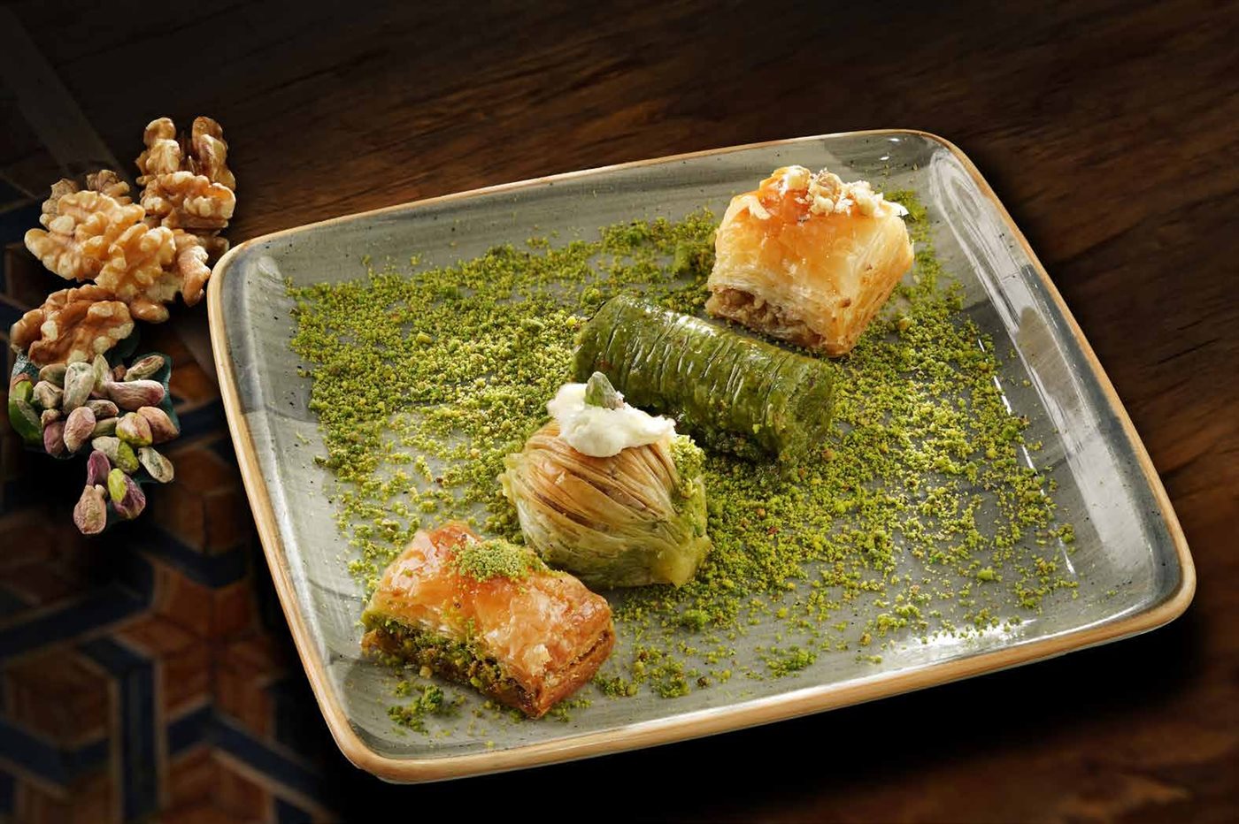 تشكيلة من البقلاوة