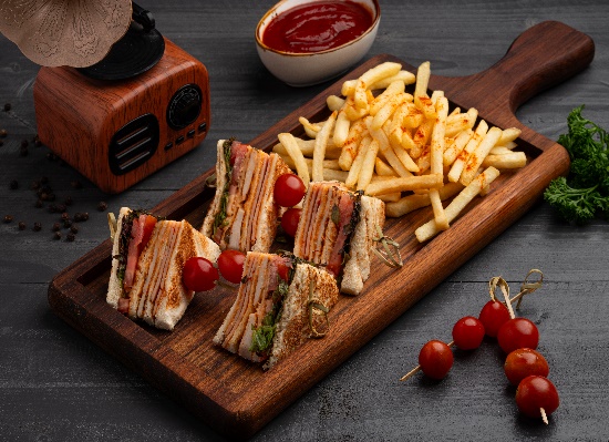 ساندوتش كلوب عماوي