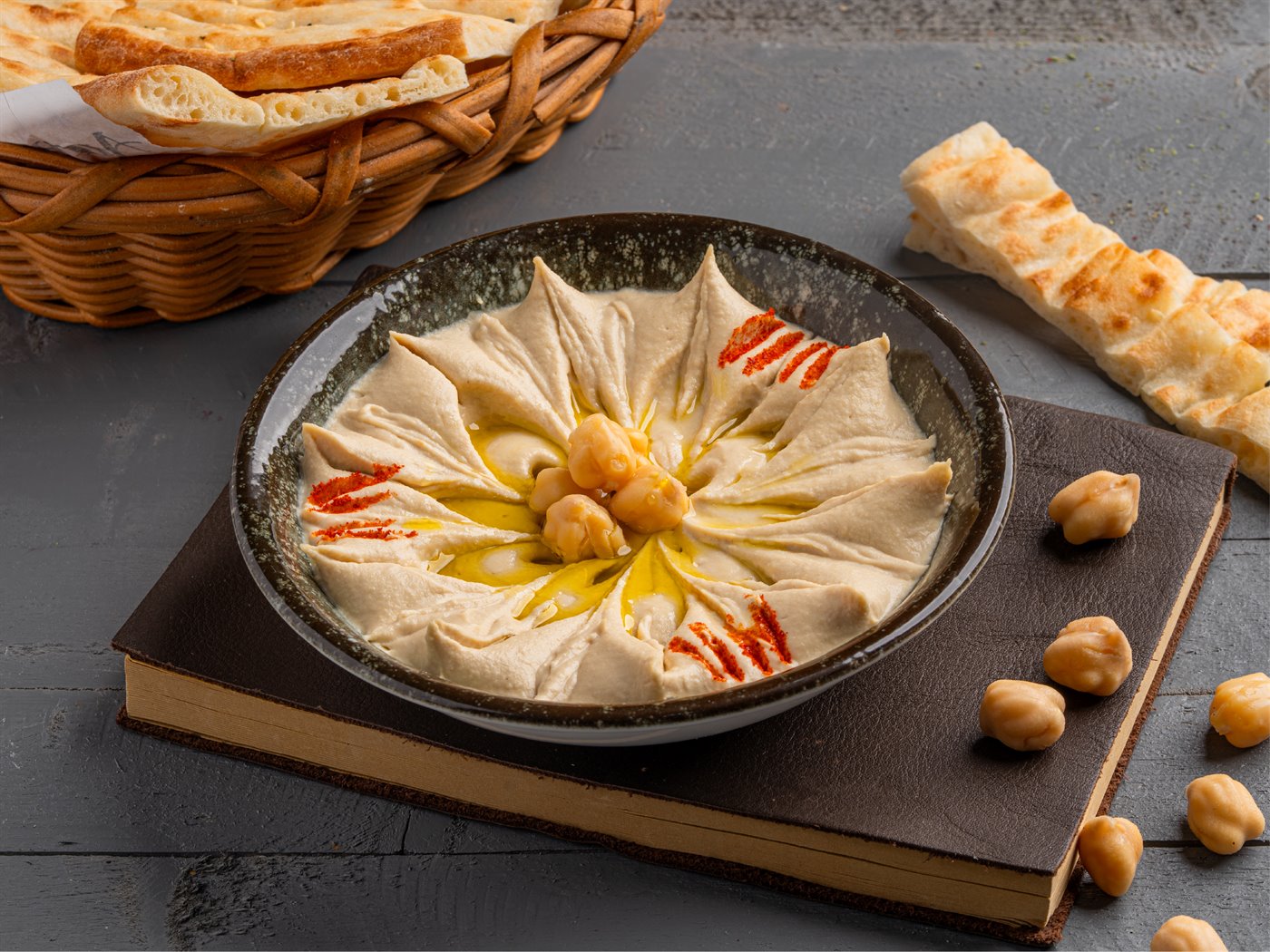 حمص بالطحينة