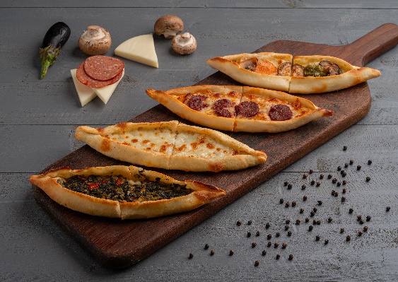 فطيرة تركية صغيرة الحجم